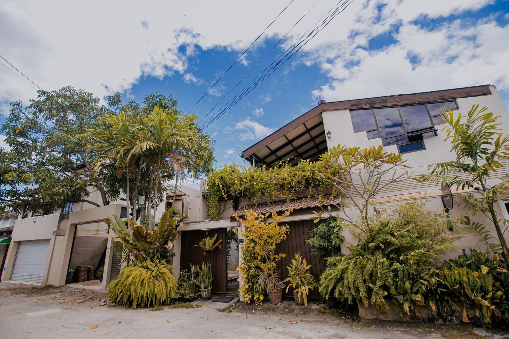 Drop Inn Hostels Colombo Exterior photo