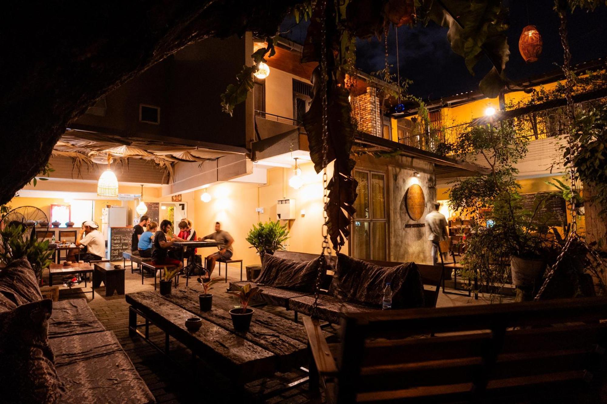 Drop Inn Hostels Colombo Exterior photo